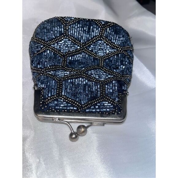 Elegant Blue Beaded Clutch - Picture 13 of 14